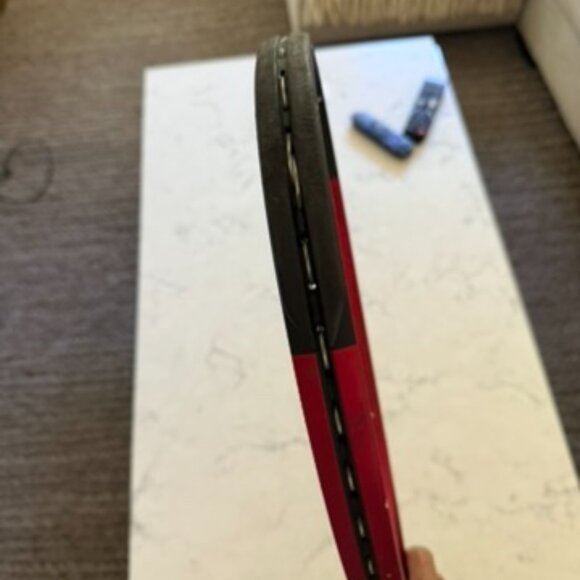 WILSON CLASH 108 V2 Grip 4 1/8 NEWLY STRUNG AND NEW GRIP EXCELLENT CONDITION - Picture 5 of 16